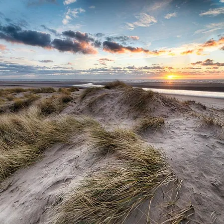 Near Seawall With Parking * クノック・ヘイスト